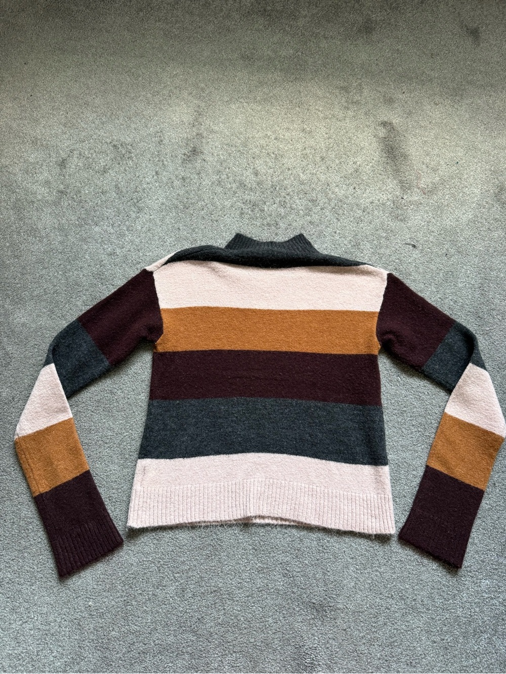 Express Sweater - Picture 4 of 4